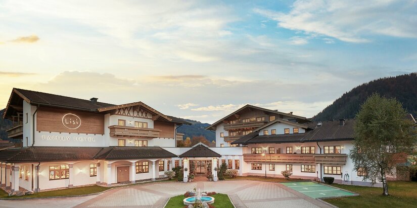 Lisi Family Hotel in Reith bei Kitzbühel von außen