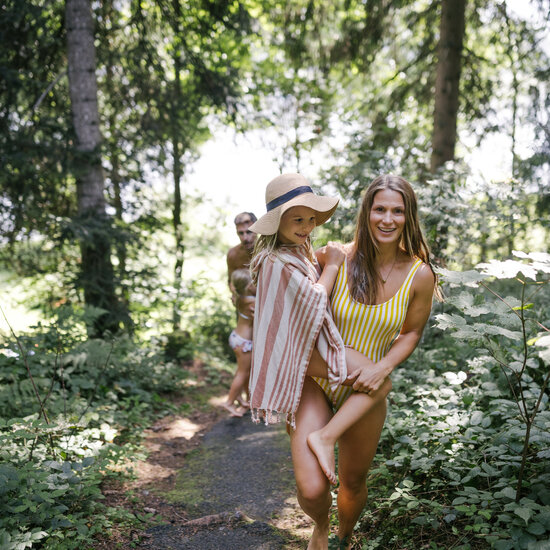 Schwimmen im Schwarzsee in Kitzbühel
