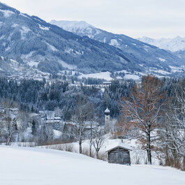 Aurach bei Kitzbühel mit einer verschneiten Landschaft