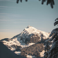 Blick auf das verschneite Kitzbüheler Horn