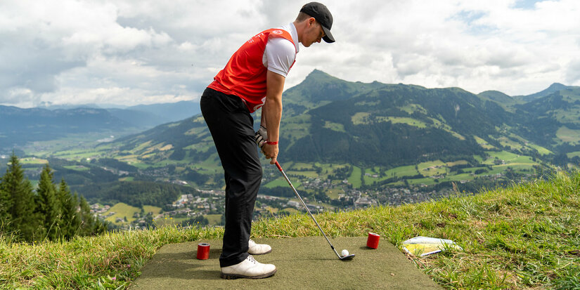 Golfspieler während des Golf the Streif-Turnier in Kitzbühel