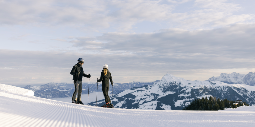 Zwei Skifahrer auf der Hahnenkamm