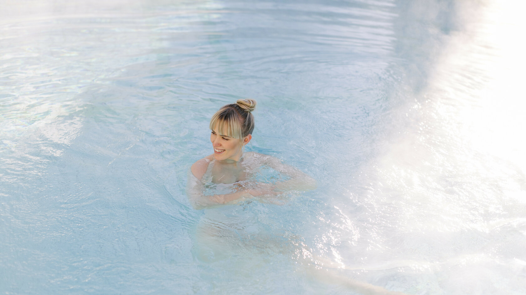 Badezentrum Aquarena in Kitzbühel - Frau im Wasser