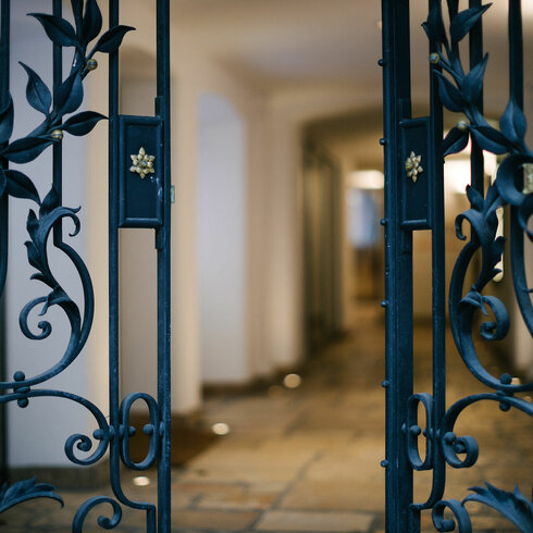 Eisentor in der Innenstadt von Kitzbühel