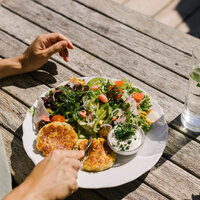Ein gesundes Mittagessen auf einer Hütte in Kitzbühel