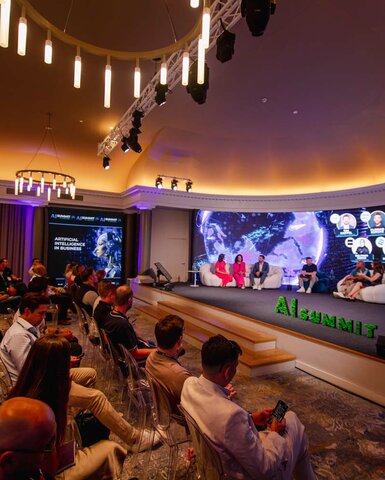 Podiumsdiskussion im Atrium im Grand Tirolia