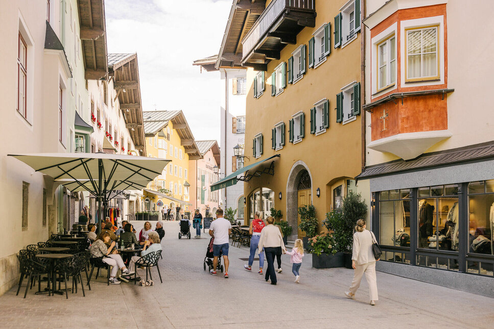 Die Kitzbüheler Innenstadt im Herbst