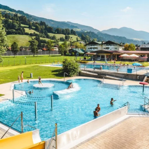 Das Kinderbecken im Schwimmbad von Brixen im Thale